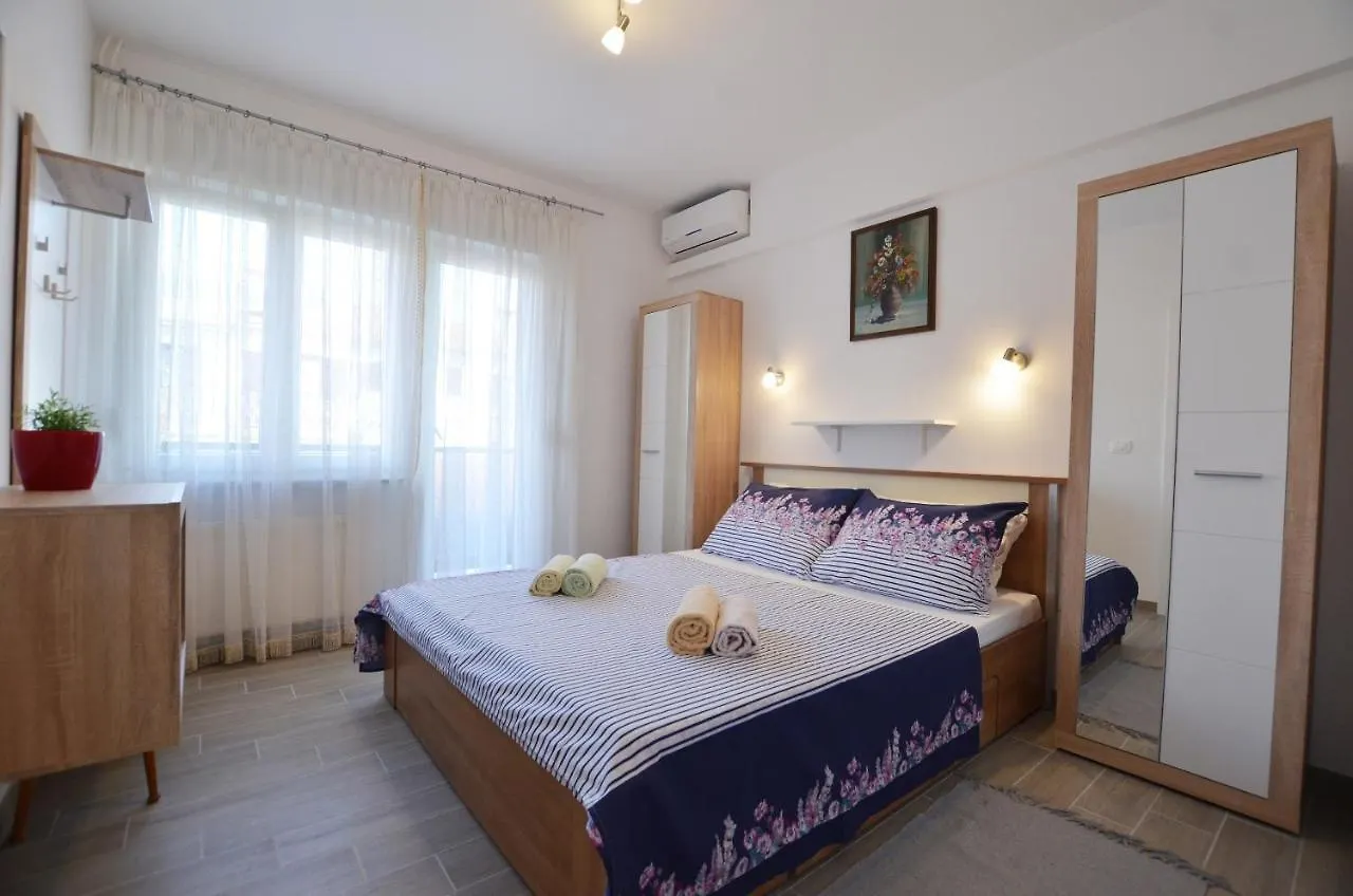 Katy Apartment Ровинь