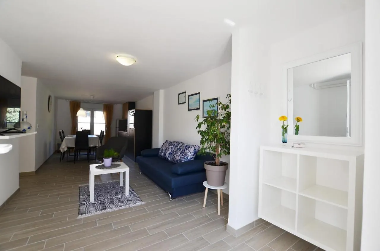Katy Apartment Ровинь