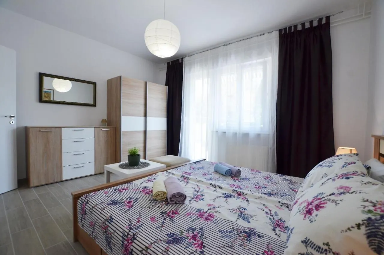 Katy Apartment Ровинь